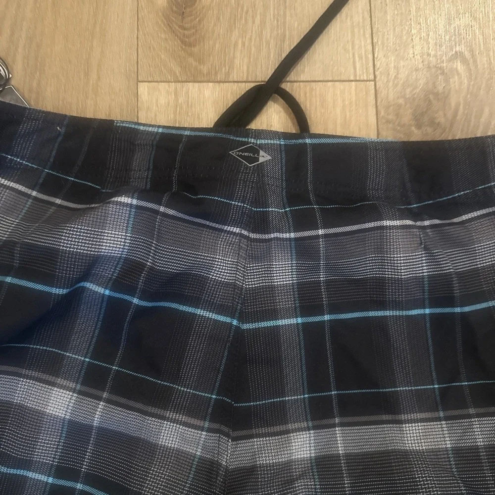 O'Neill Men's Full Length Board Cargo Shorts Santa Cruz Plaid Black‎ 33 NWT